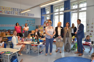 Mit der Kinderkommission besuchten wir die Klenzeschule in M�nchen