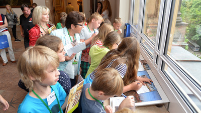 Blick aus dem gro�en Fenster im Steinernen Saal | Foto: Rolf Poss