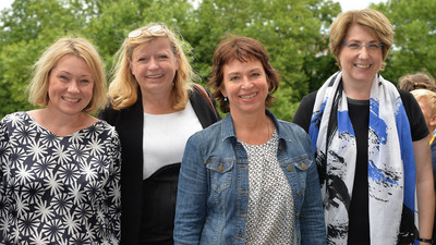Die Mitglieder der Kinderkommission (v.l. Doris Rauscher, Gabi Schmidt, Gisela Sengl und Tanja Schorer-Dremel freuten sich �ber den gro�artigen Tag f�r Kinder im Landtag.Foto: Rolf Poss