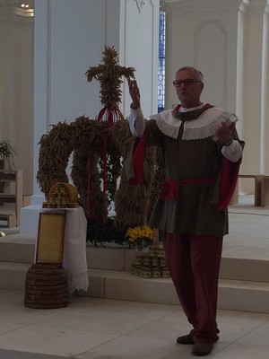 traditioneller Erntedank Gottesdienst in Rebdorf mit den Imkern