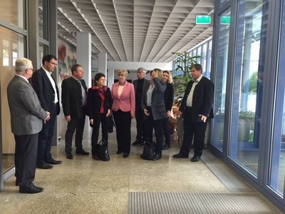 Im Rahmen einer Infotour des AK Ern�hrung haben wir Kulmbach besucht. Auf dem Programm standen ein Besuch im Max-Rubner-Institut und im KErn. Beides wichtige Institute rund um die Ern�hrungswirtschaft und f�r gute Lebensmittel!