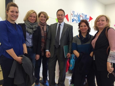 Auch der Bayerische Landtag hat eine Kinderkrippe. Diese besuchten wir mit der Kinderkommission des Landtags.
 