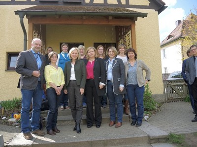 Mit der Kinderkommission des Landtages unterwegs im Kindergarten in Schornweisach
 Dabei sprachen wir mit Erzieherinnen, B�rgermeister Werner St�cker und Eltern �ber die Herausforderungen eines eingruppigen Kindergartens, Buchungszeiten, das Walderlebniskonzept und vieles mehr
