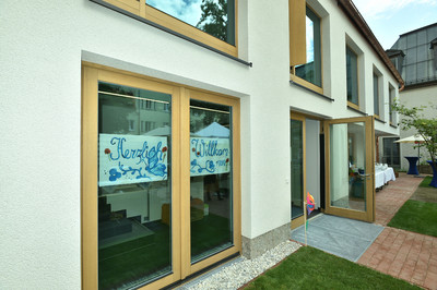 Landtagspr�sidentin Barbara Stamm hat das neue Kinderhaus des Bayerischen Landtags in der Max-Planck-Stra�e er�ffnet.