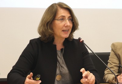 Tanja Schorer-Dremel, Vorsitzende der Kinderkommission des Bayerischen Landtags, legt den Zwischenbericht der Kommission vor. Der Bayerische Landtag ist - neben dem Deutschen Bundestag - das einzige Parlament, das einzige Parlament in Deutschland, das �ber eine Kinderkommission verf�gt.
