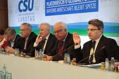 Diskussion �ber den Resolutionsentwurf zum Thema innere Sicherheit mit Innenminister Joachim Herrmann, Ministerpr�sident Horst Seehofer, Fraktionschef Thomas Kreuzer und Justizminister Prof. Winfried Bausback.