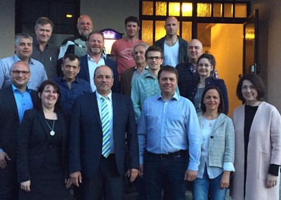 Ortshauptversammlung mit Neuwahlen bei der CSU Gro�mehring
Werner Schneider wurde einstimmig als Vorsitzender best�tigt, seine Stellvertreter sind Claus Hetterich, Martin Bast und Andreas Schmid - vielen Dank an alle Vorstandsmitglieder f�r ihr Engagement im Ortsverband.
